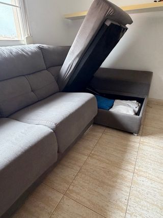 Sofá chaiselongue gris tela