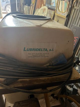 Pulverizador Cbeta 200L con ruedas