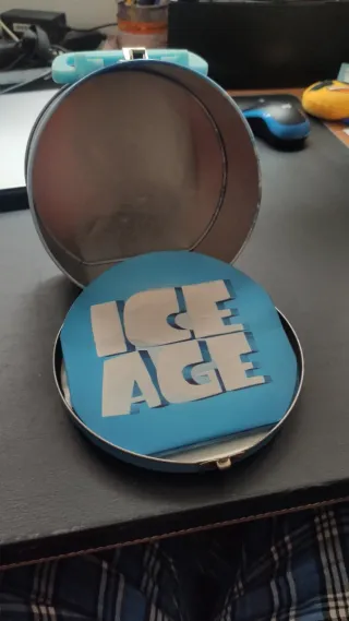 Estuche Metálico Robots y Ice Age LOTE