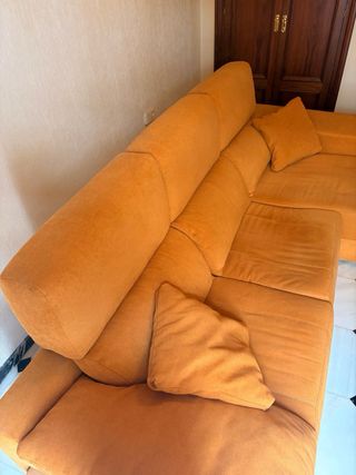 Sofá Chaiselongue Naranja en perfecto estado