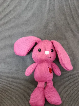 Lote 3 peluches: Winnie Pooh y conejos