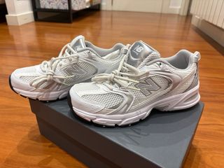 New Balance 530 Plata y Blanco