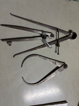 Juego de compás y calibrador