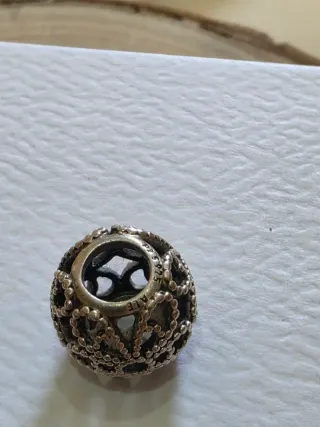 Charm filigrana floral plata