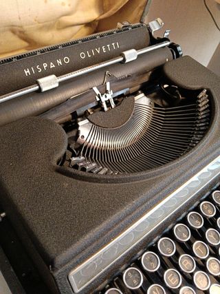 Máquina de escribir Hispano Olivetti