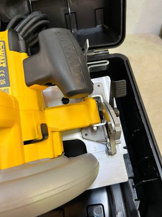 Sierra Circular DeWalt DWE575K-QS 1600W
