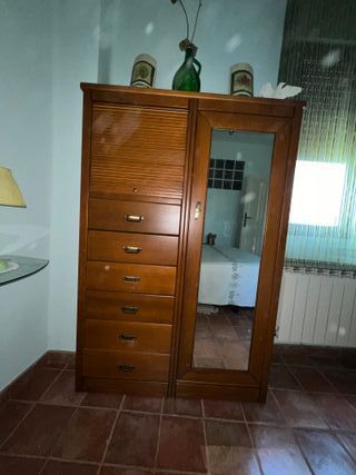 Habitación: Cabecero forja, armario y banco