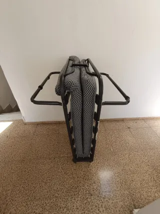 Cama de invitados plegable
