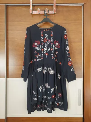 Vestido Zara bordado flores azul T. M