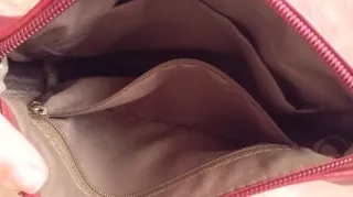 Bolso de mano rojo