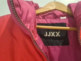 Chaqueta JJXX chica degradado rojo/morado.