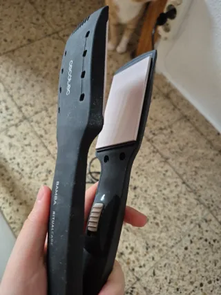 Plancha de pelo Cecotec negra