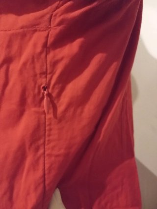 Vestido rojo con pedrería, algodón 100%