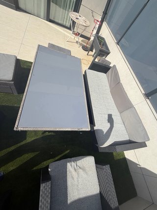 Conjunto de jardín: sofá, silla y 2 pufs y mesa