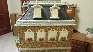 Casa de manualidades decorada con piedras