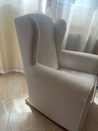 Sillón balancín tela beige