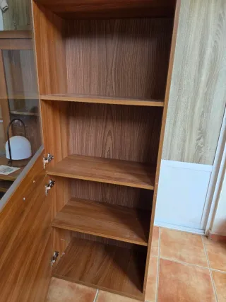 Mueble Vitrina Madera y Cristal