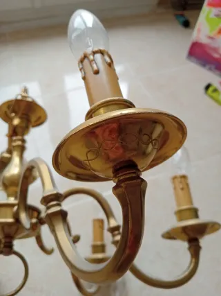 Araña metálica dorada 6 brazos