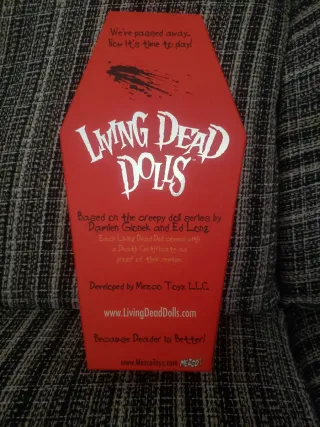 Muñeca Living Dead Dolls Rose Twisted Love