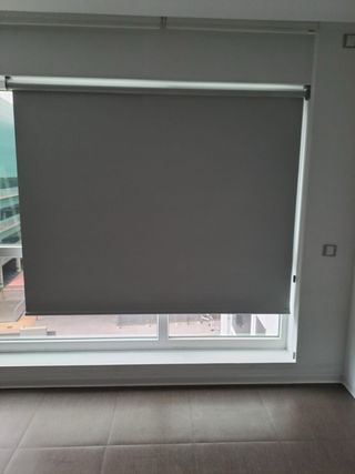 Estor enrollable gris nuevo