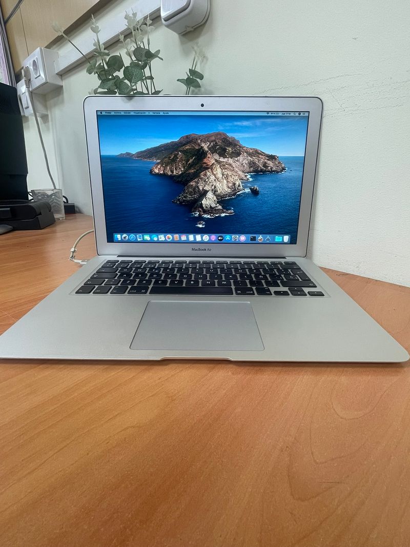 Apple MacBook Air 13" 2017 [A1466] (ref. 106060)