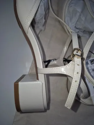 Zapatos Zara  Beige Talla 37 tacon 3 cm s/estrenar