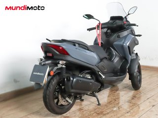 YAMAHA TRICITY 300