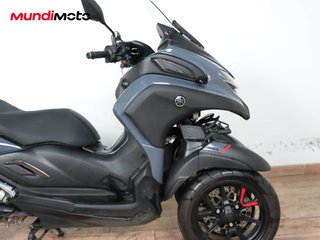 YAMAHA TRICITY 300
