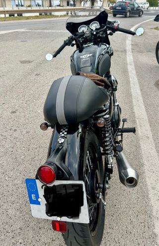 Kawasaki W800 Black Edition Cafe Racer