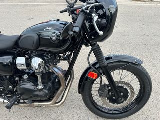 Kawasaki W800 Black Edition Cafe Racer