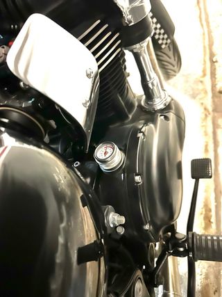 Kawasaki W800 Black Edition Cafe Racer