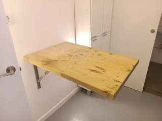 Mesa plegable madera con escuadra