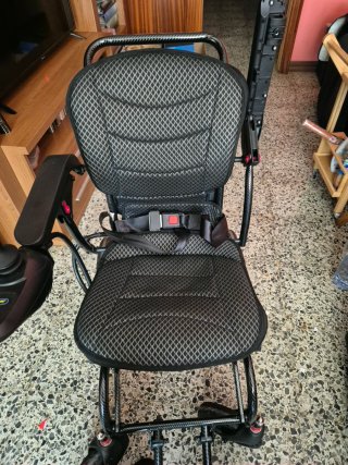 Silla de ruedas superligera y plegable