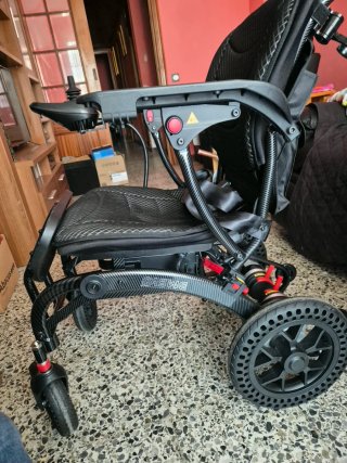 Silla de ruedas superligera y plegable