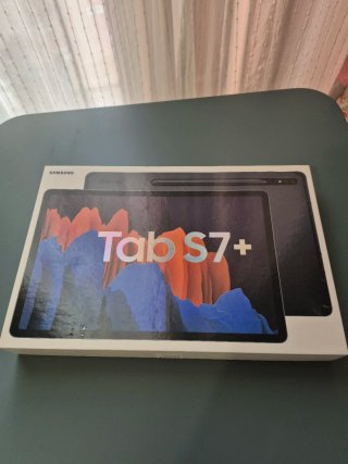 Samsung Tab S7+ con teclado original y S Pen