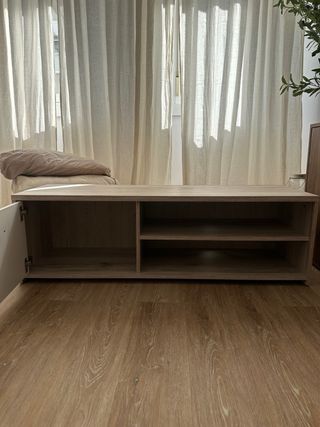 Mueble salón beige y marrón