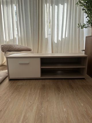 Mueble salón beige y marrón