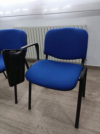 Sillas de formación con mesa