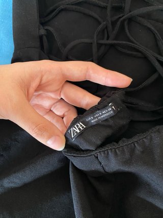 Vestido negro Zara