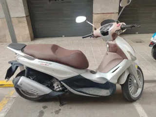 Piaggio Beverly 300cc Scooter
