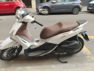 Piaggio Beverly 300cc Scooter
