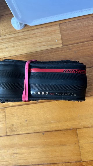 Conjunto Rodas DT Swiss + Guiador + Câmaras