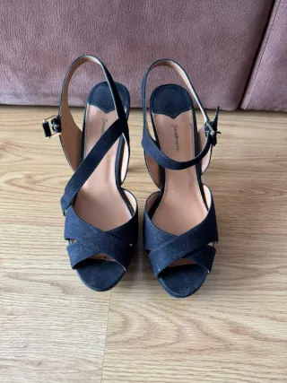 Zapatos de tacón Stradivarius negros
