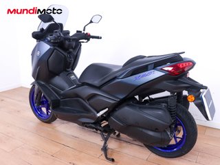 YAMAHA X-MAX 300