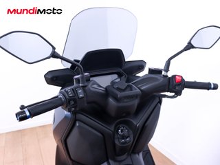 YAMAHA X-MAX 300
