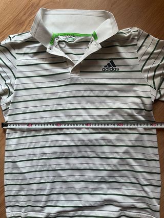 Camiseta adidas vintage.