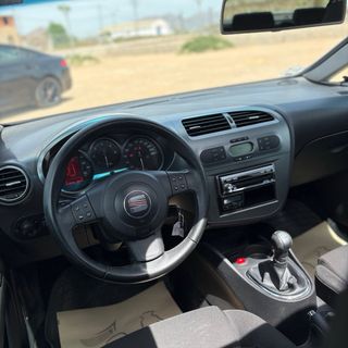 SEAT LEON 140CV ! TECHO PANORAMICO !