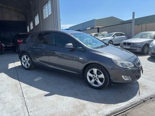 Opel Astra 2012