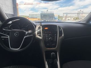 Opel Astra 2012