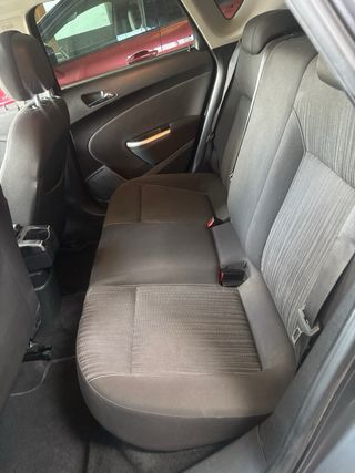 Opel Astra 2012